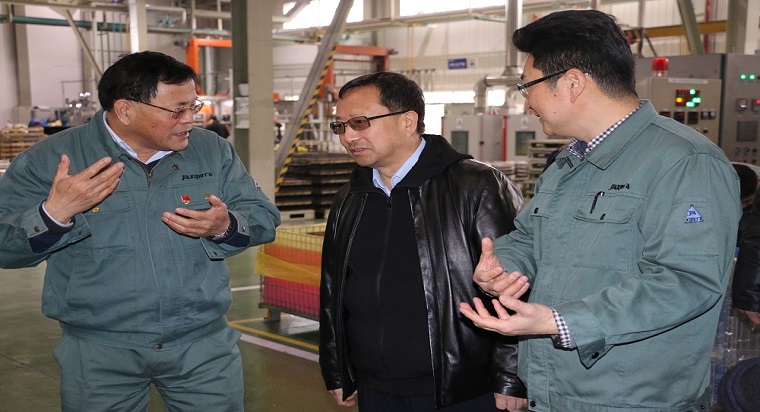 長虹佳華到公司傳經(jīng)送寶