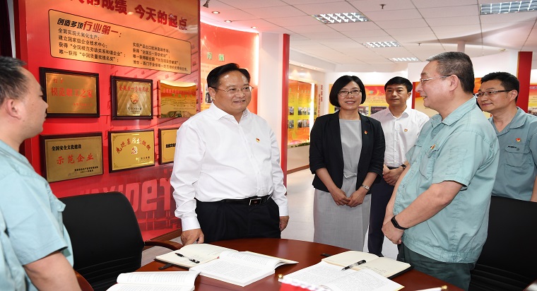 市委書記張兵蒞臨加西貝拉慰問省黨代表錢辛慰